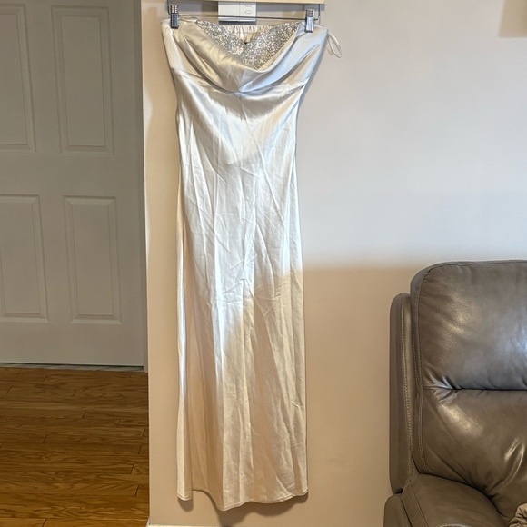 Lena Champagne Satin Backless Dress - Picture 4 of 16
